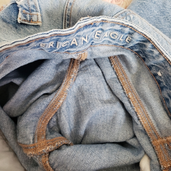 American Eagle AE Ripped distressed High Rise Mom Jeans  Loose 4 - Picture 14 of 15